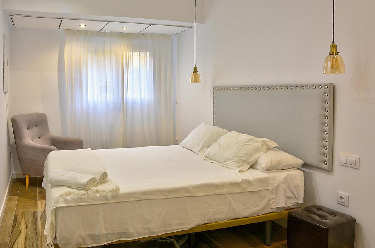 Apartsuite B&R Triana Arellano 塞维利亚 外观 照片